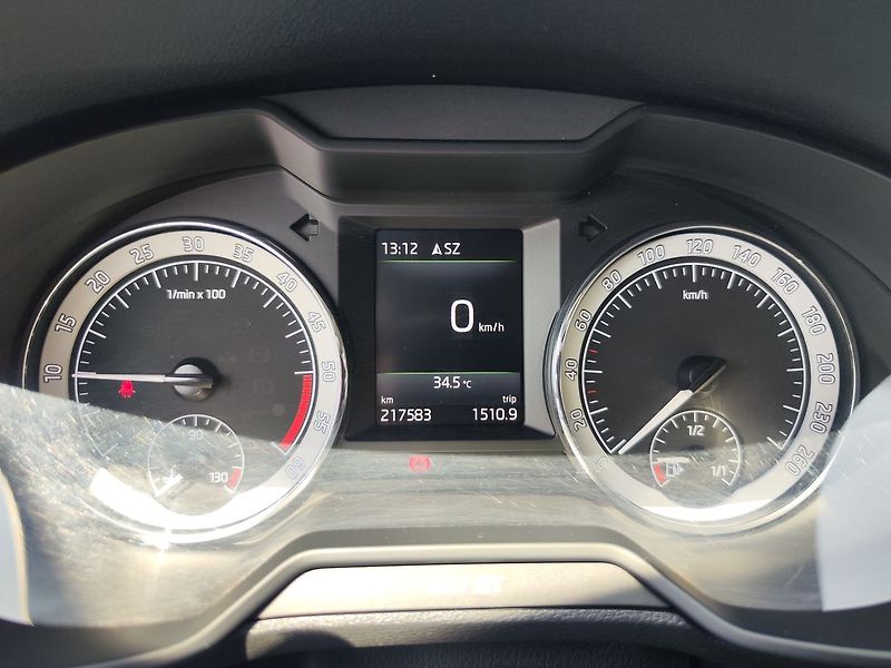 Škoda Octavia 2.0 TDI/110kW Style 4x4 - fotka 16 z 31