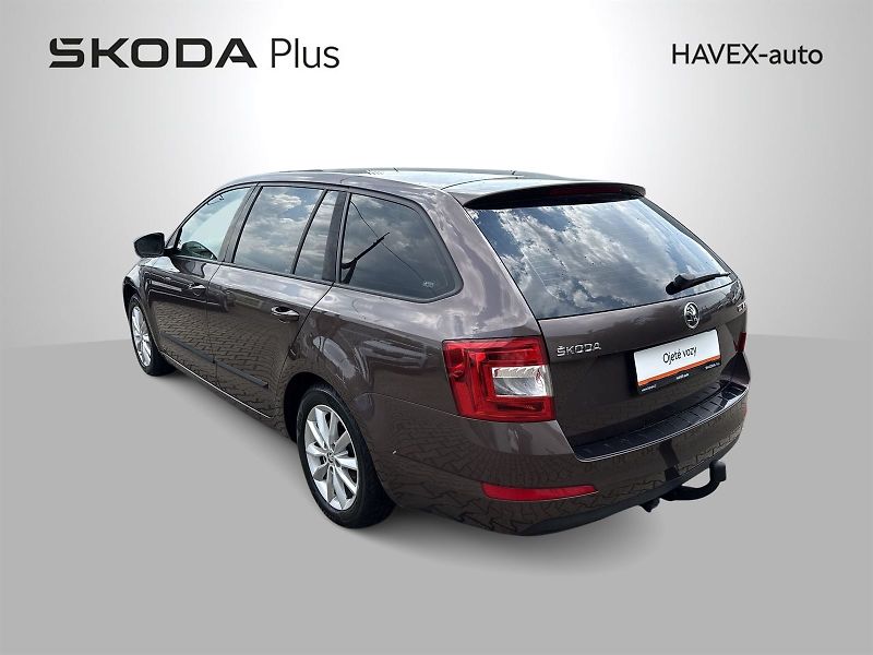 Škoda Octavia (2013) Combi 1.6 TDI Ambition - fotka 23 z 26