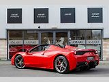 Ferrari 458 Speciale A prodávané v Británii.