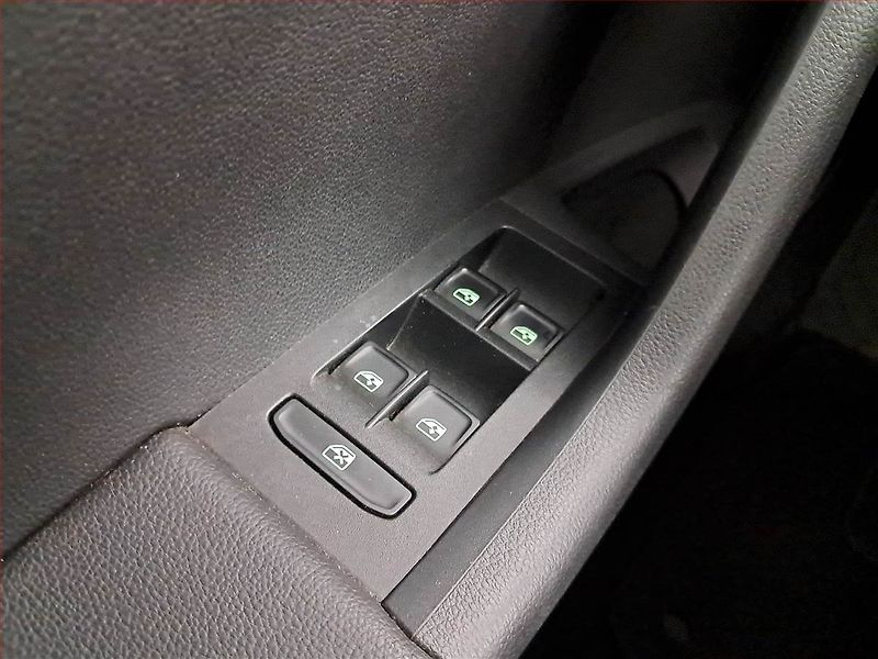 Škoda Octavia (2015) 2.0 TDI, 4X4, Automat, Navi - fotka 20 z 22