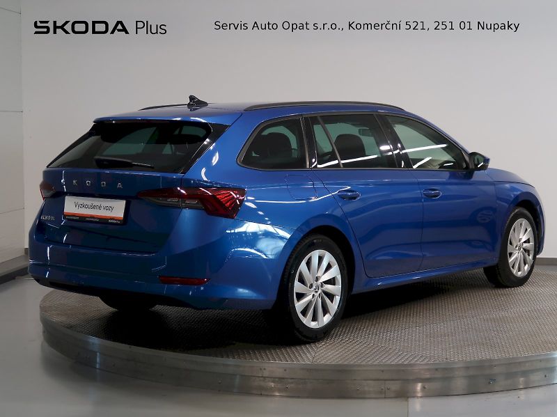 Škoda Octavia (2024) FRESH PLUS 1.5TSI 110 kW ZÁRUK - fotka 2 z 37