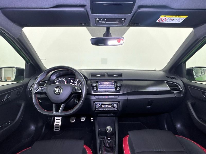 Škoda Fabia Monte Carlo - fotka 5 z 28