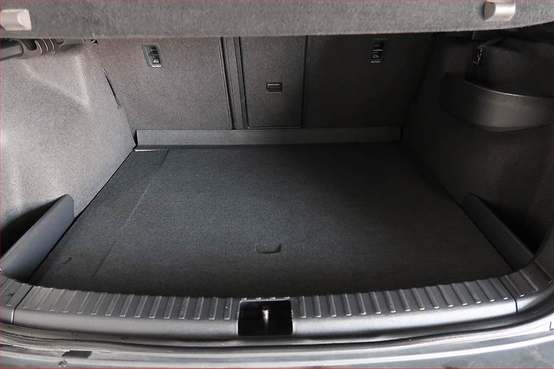 Škoda Karoq (2020) 1.5 TSI - fotka 14 z 20