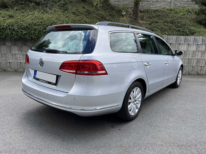 Volkswagen Passat 2.0 TDi 4MOTION 1.MAJ SERVISKA - fotka 4 z 19