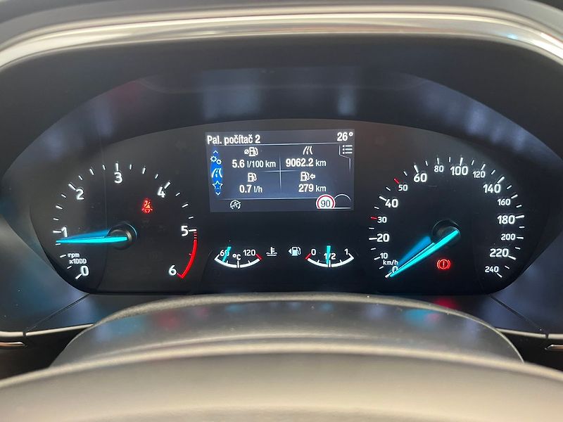 Ford Focus 2.0 EB Titanium manuál 110kW - fotka 13 z 76