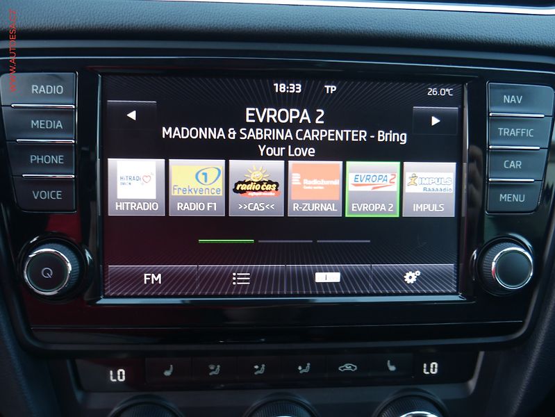 Škoda Octavia (2014) 2.0 TDi, Elegance, navi - fotka 11 z 20