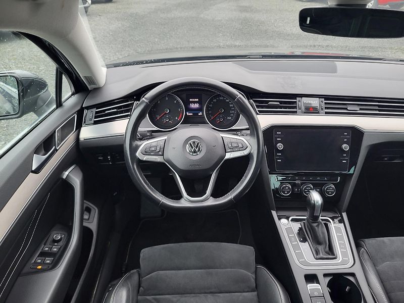 Volkswagen Passat SEDAN 2.0 TDi ELEGANCE *ČR - fotka 9 z 46