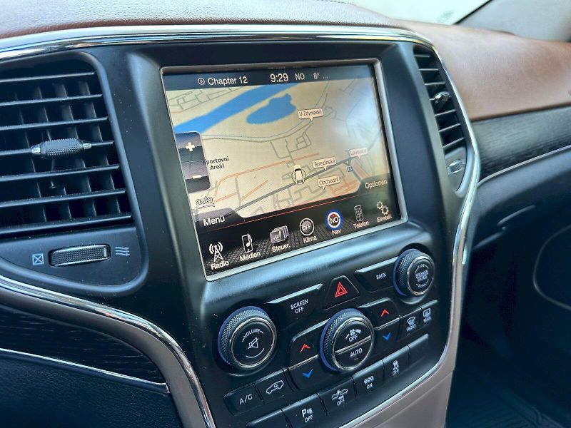 Jeep Grand Cherokee (2015) 3,0L V6 Diesel 184kW Summit 4W - fotka 15 z 26