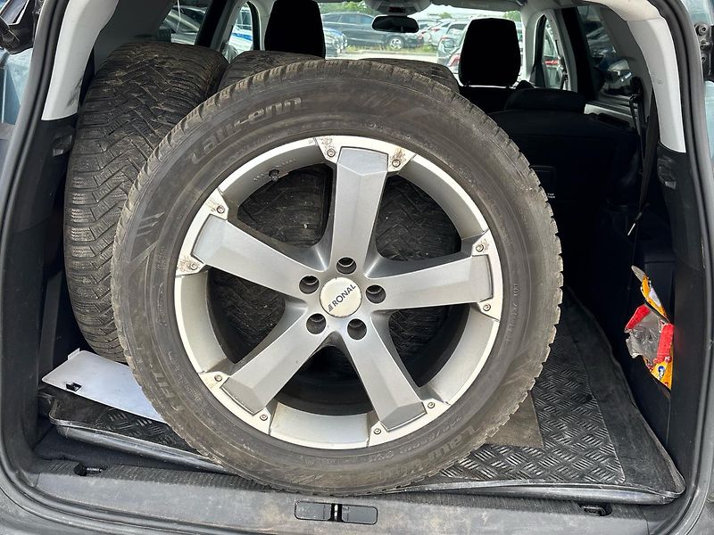 Peugeot 5008 Active, 7 míst - fotka 5 z 8