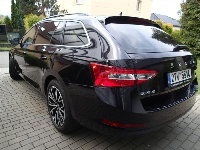 Škoda Superb 2,0 TDi, DSG, 4x4 , Tažné - fotka 8 z 48