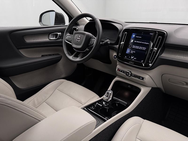 Volvo XC40 T5 AWD INSCRTIPTION REZERVACE - fotka 24 z 42
