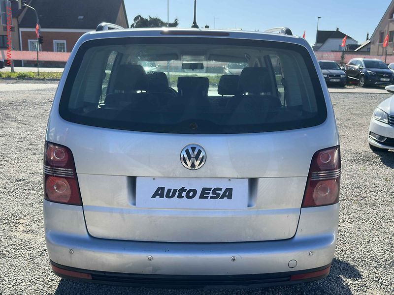 Volkswagen Touran (2009) 1.9TDi, AC, temp - fotka 5 z 16