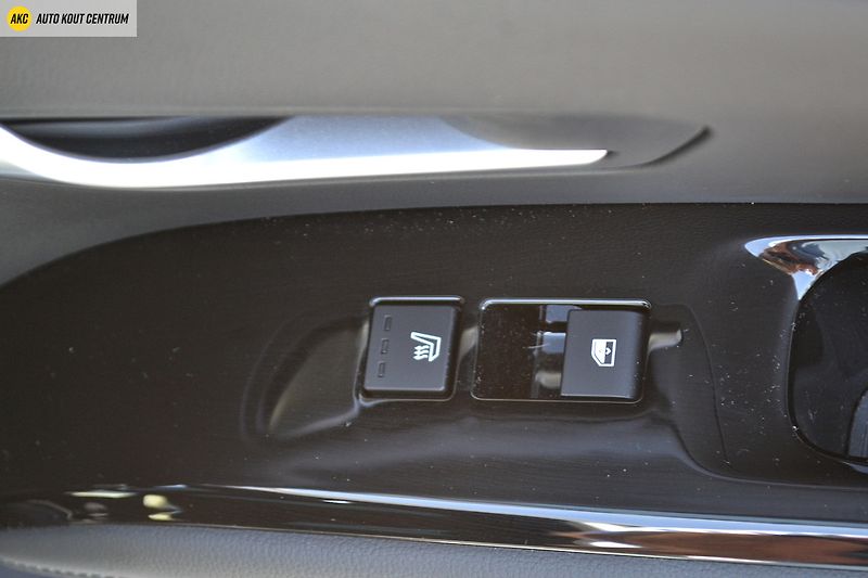 Hyundai Tucson 1,6 T-GDI PHEV 4WD AT 20 YEARS - fotka 23 z 75
