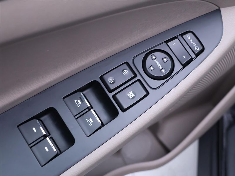 Hyundai Tucson 1,6 CRDI 100 kW 4x4 LED CZ - fotka 15 z 36