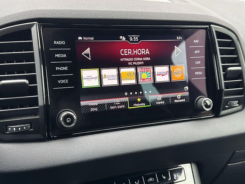 Škoda Karoq (2020) 2.0 TDI 4x4 DSG Sportline - fotka 20 z 36