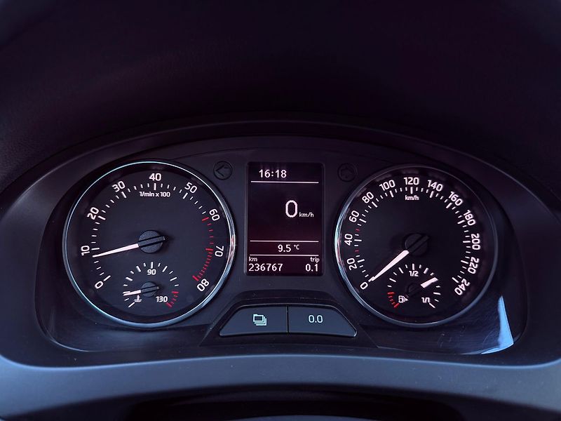 Škoda Rapid 1.2 TSi Ambition Fresh, ČR - fotka 17 z 23