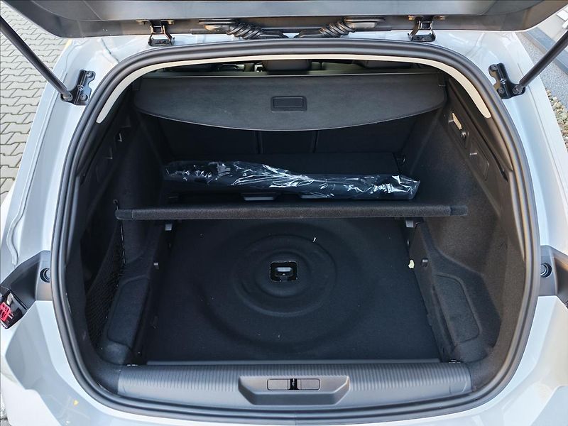 Peugeot 308 (2026) SW ALLURE Hybrid 145 e-DCS6 - fotka 7 z 18