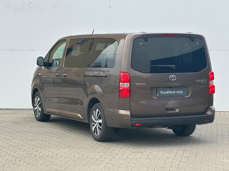 Toyota ProAce Verso 2,0 D-4D L2 AT - fotka 7 z 26