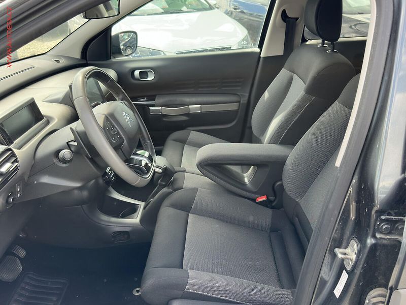 Citroën C4 Cactus (2014) 1.6 HDi, 2.maj,ČR, AT, LED - fotka 9 z 19
