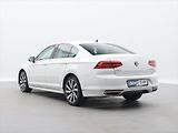 Volkswagen Passat 2,0 TDI 140kW DSG R-line CZ - náhled 4