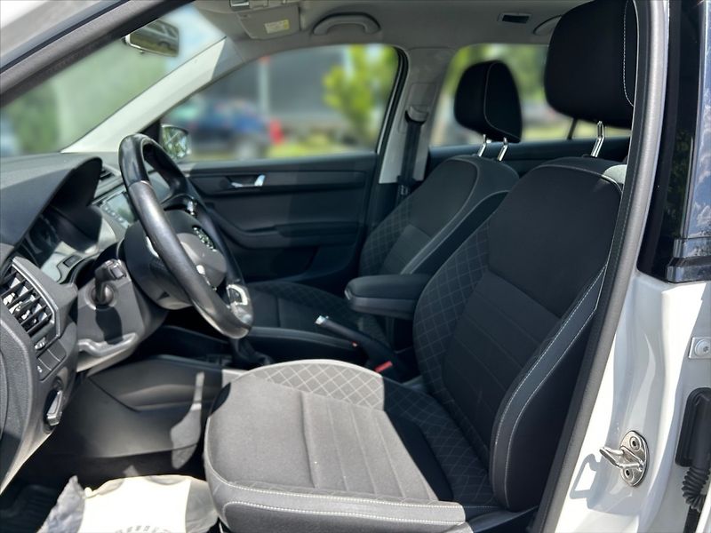 Škoda Fabia 1,0 TSI 70 Ambition - fotka 7 z 11