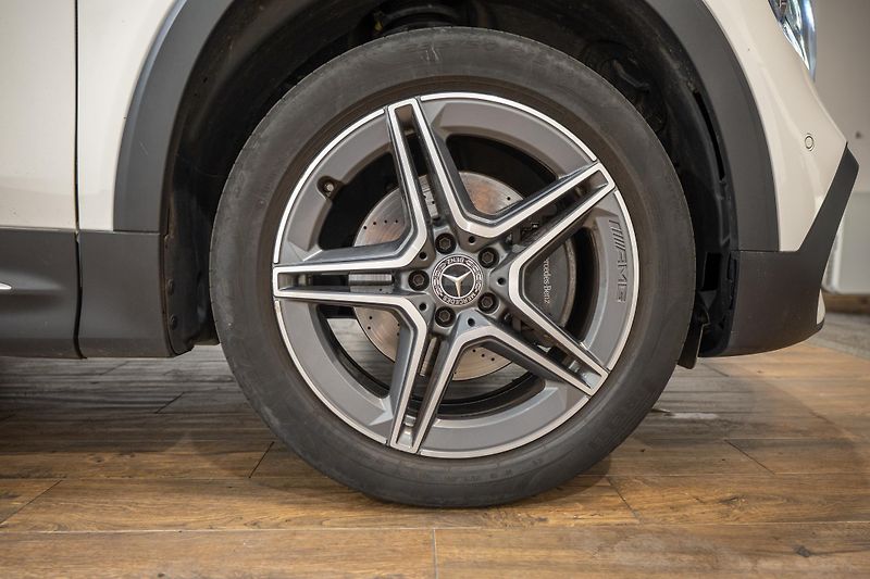 Mercedes-Benz GLB 200d 4Matic AMG Packet - fotka 40 z 40
