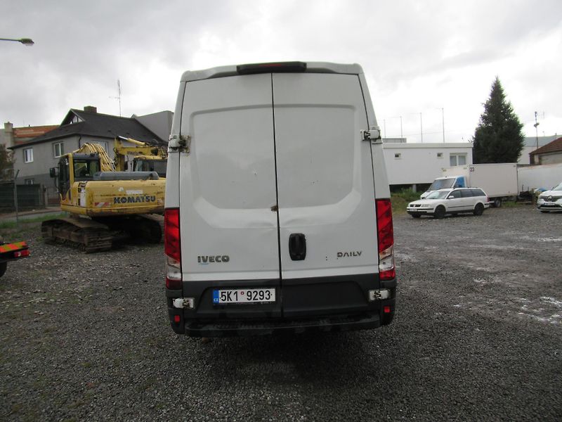 Iveco Daily (2017) 35S18 MAXI 7míst - fotka 4 z 13