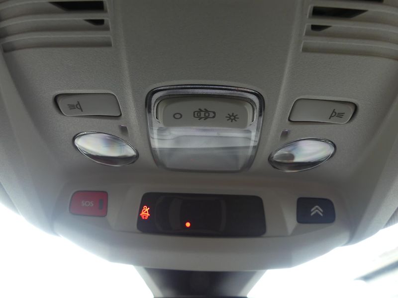 Citroën C5 Aircross (2021) 1,6 PureTech 180 SHINE - fotka 18 z 22