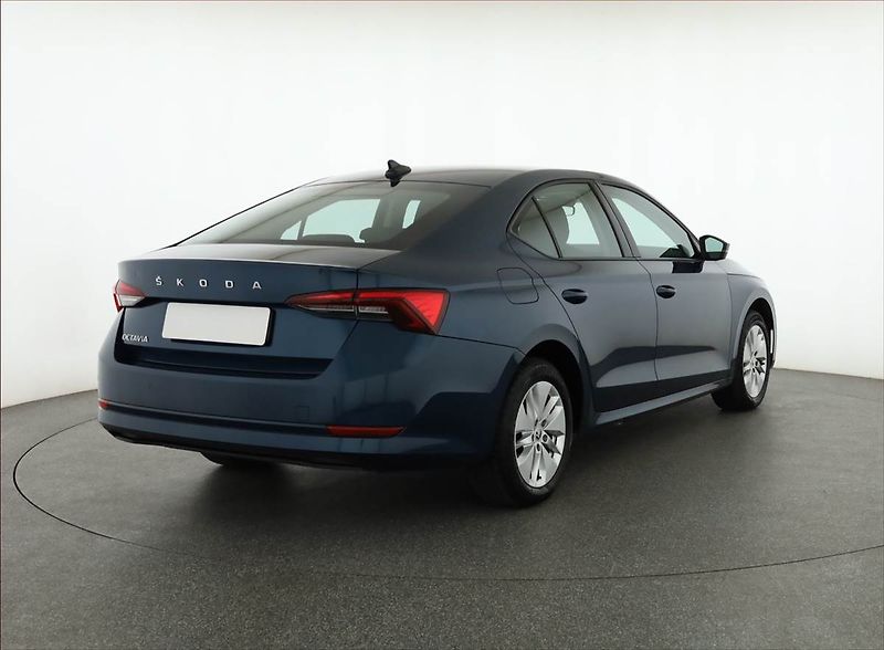 Škoda Octavia (2020) 1.5 TSI, Navi, Tempomat - fotka 5 z 19