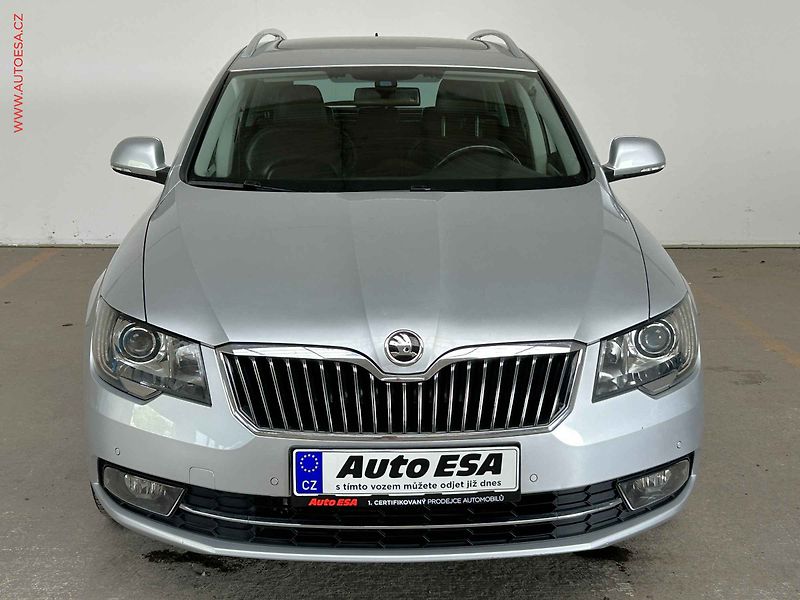 Škoda Superb (2015) 2.0 TDi, Elegance, DSG, kůže - fotka 2 z 16