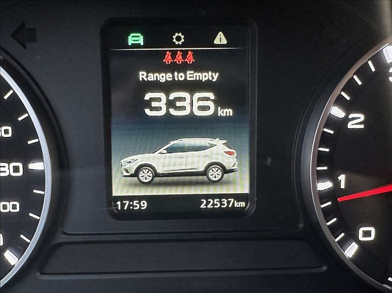 MG ZS 1,5 DVVT 106PS  Essential - fotka 36 z 54