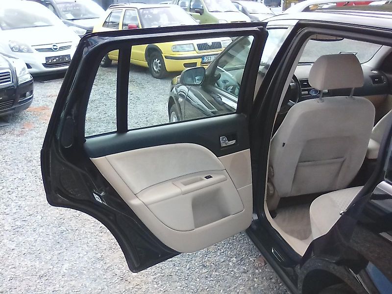 Ford Mondeo (2007) 1.8i 16V Ghia , závěs - fotka 29 z 35