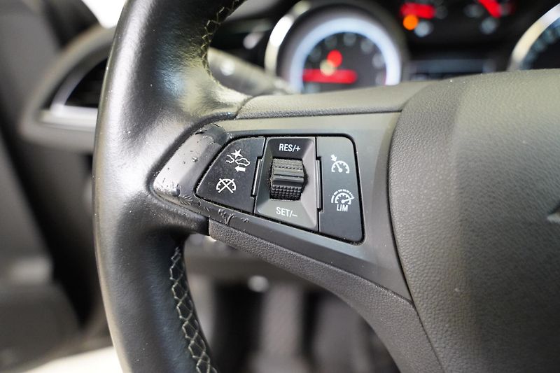Opel Insignia - fotka 17 z 26