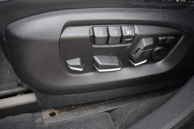 BMW X6 (2015) 40d Xdrive/Navi/větraná sed - fotka 23 z 35