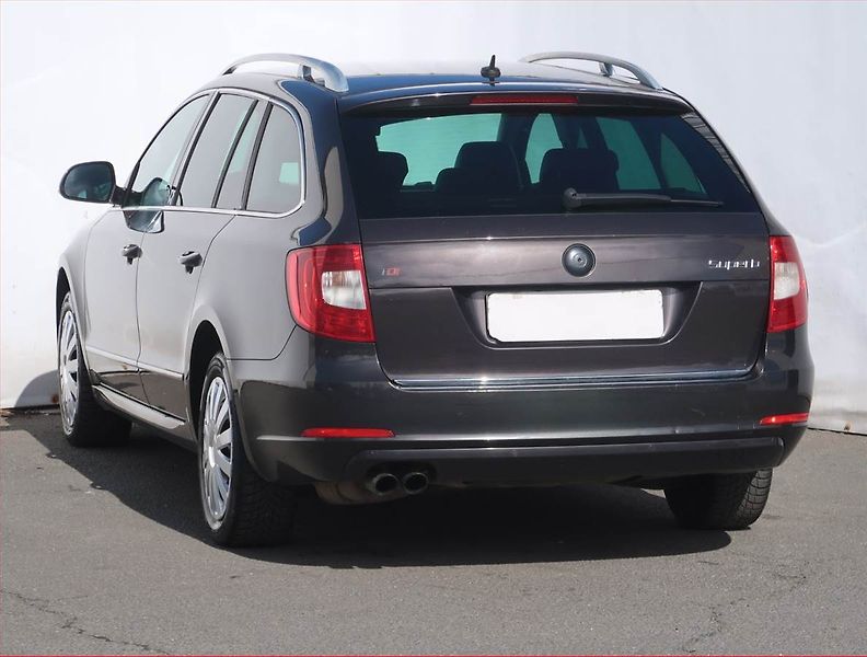 Škoda Superb (2010) Elegance 2.0 TDI, Automat - fotka 4 z 21