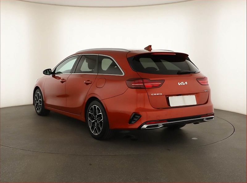 Kia Ceed (2023) 1.5 T-GDI - fotka 4 z 16