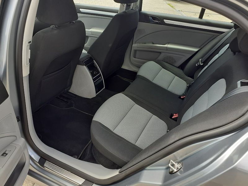 Škoda Superb (2009) 2.0 TDi  ČR - fotka 14 z 29