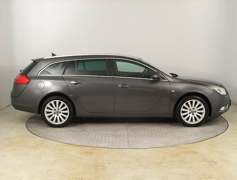 Opel Insignia (2011) 2.0 CDTI, 4X4, Serv.kniha - fotka 6 z 19