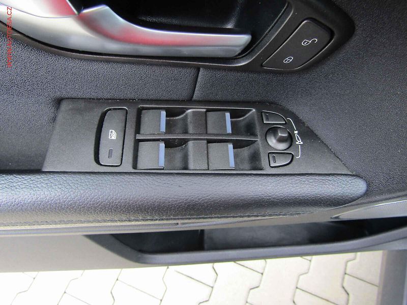 Land Rover Range Rover Evoque (2016) 2.0 TD4 4X4, Bixen, park. - fotka 11 z 17