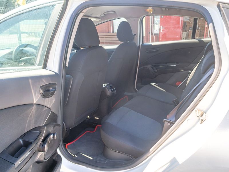 Fiat Bravo (2012) 1.6JTD 77KW – PO SERVISU - fotka 29 z 37