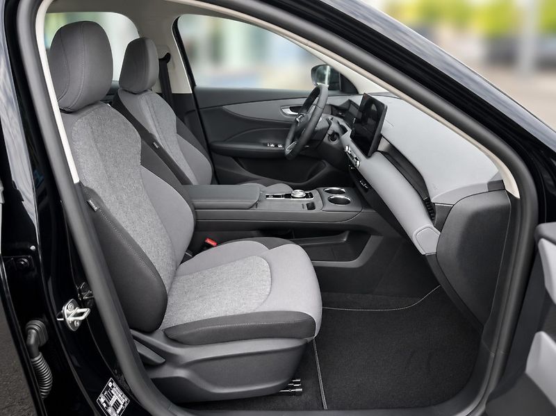 MG MGS5 EV (2026) Emotion (49 kWh) - fotka 14 z 40