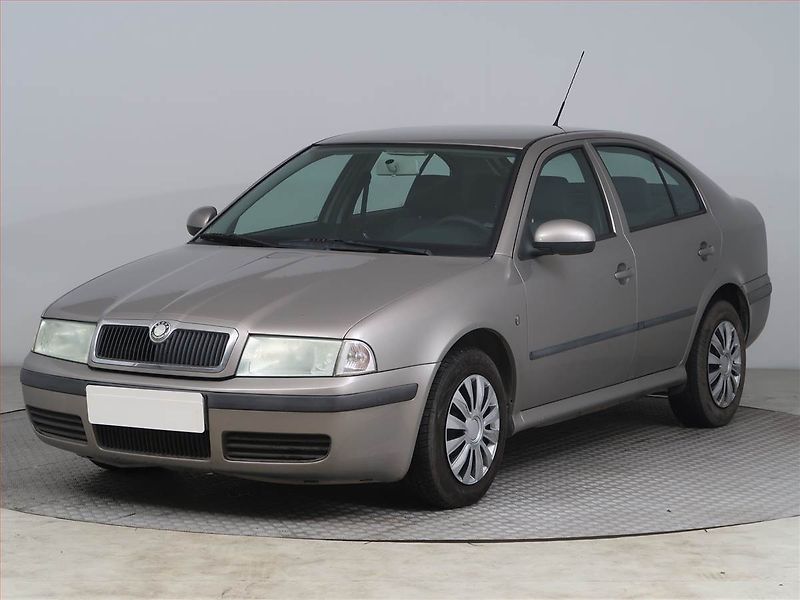 Škoda Octavia (2010) 1.6, po STK, za dobrou cenu - fotka 2 z 12