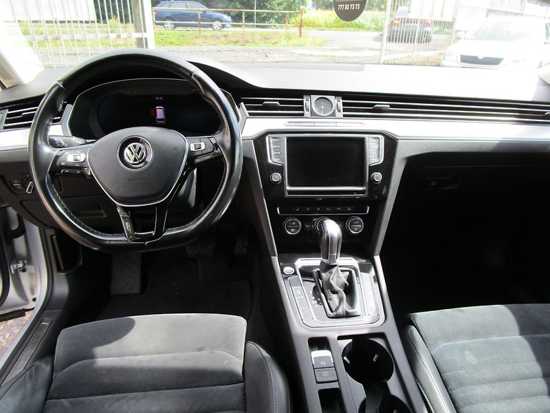 Volkswagen Passat 1,6TDI-88KW-DSG+ZÁVĚS - fotka 10 z 17