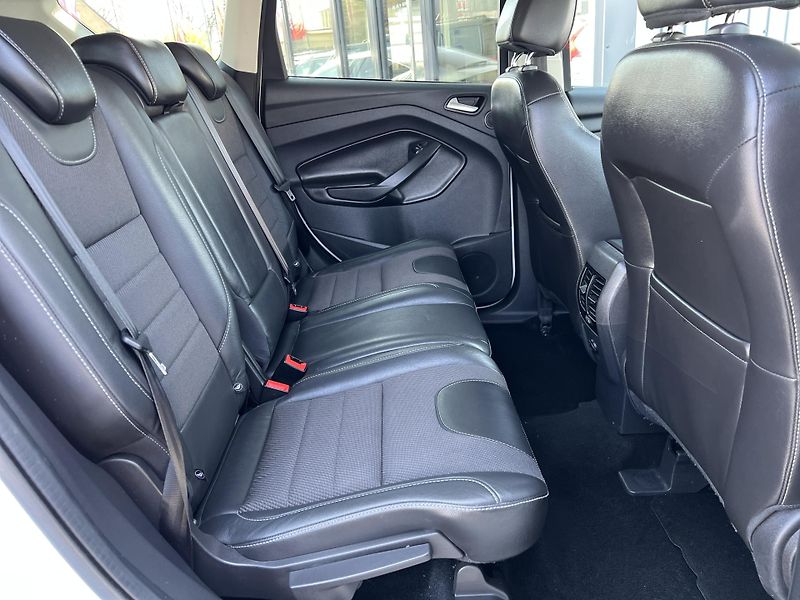 Ford Kuga 2.0TDCi 4x4 TAŽNÉ TEMPOMAT  - fotka 24 z 31