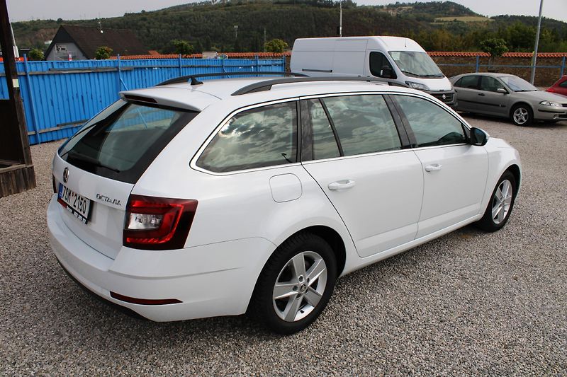 Škoda Octavia (2020) 2,0TDI KLIMA LED NAVI TEMPOMAT - fotka 7 z 16