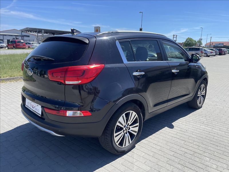 Kia Sportage 2,0 CRDi 135kw 4x4 LED bez kor - fotka 34 z 40