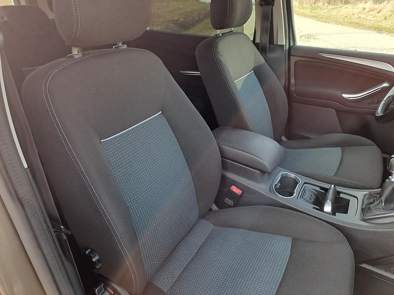 Ford Galaxy (2012) 2.0TDCi 7 MÍST SERVISKA - fotka 14 z 30