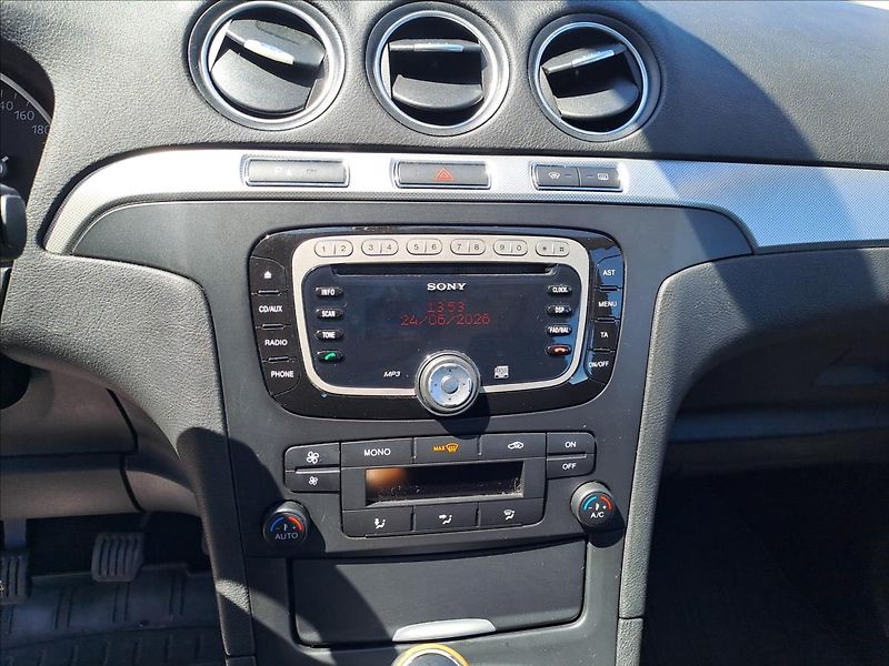 Ford S-MAX 1,6 EcoBoost 118kW KOUPENO CZ - fotka 12 z 18