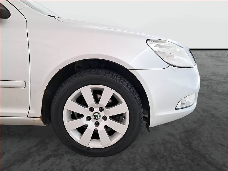 Škoda Octavia (2011) Ambition 1.6 TDI, Serv.kniha - fotka 14 z 16