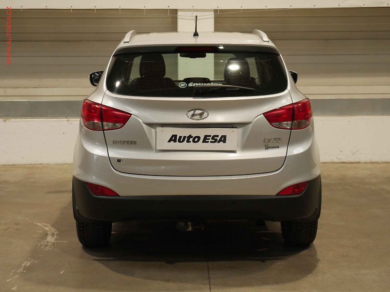 Hyundai ix35 (2011) 1.6GDi, ČR, AC, park.čidla - fotka 5 z 17